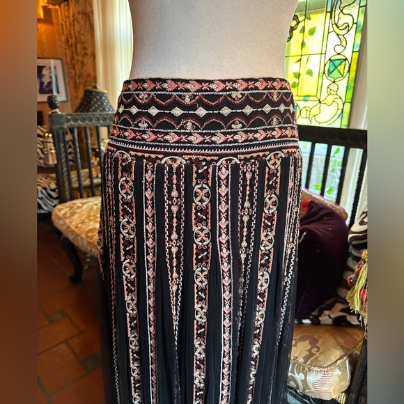 Soft Surroundings Embroidered Maxi Skirt Size Medium New Without Tags - Picture 3 of 9